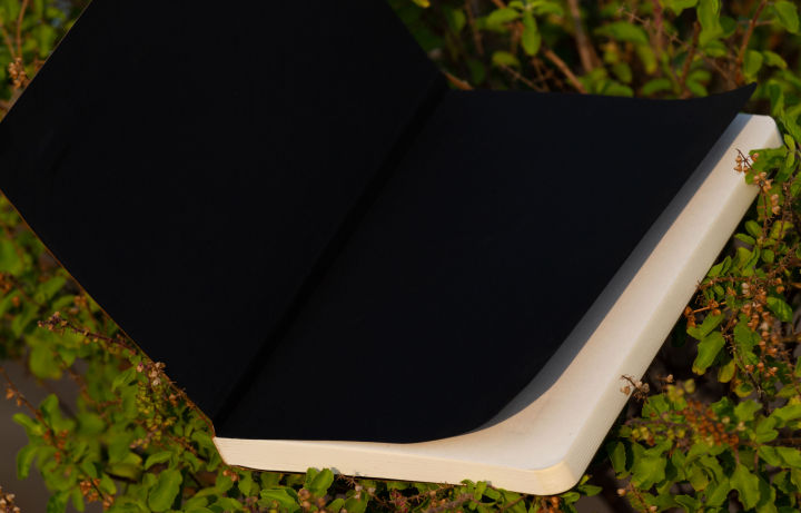 Daily%20Journal%20Red%20Notebook%20with%20Elastic%20Band%20-%20Image%205