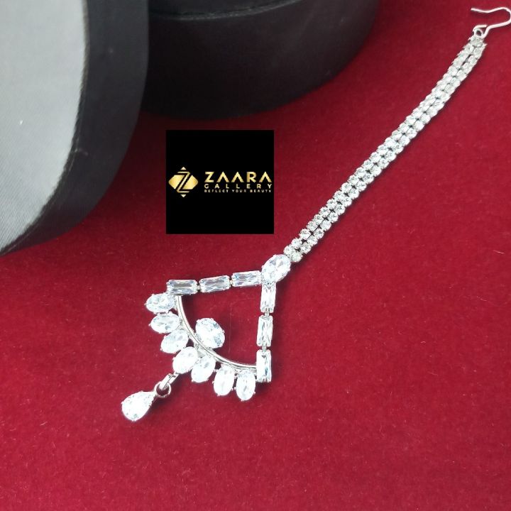 Diamond%20Cut%20AD%20Stone%20Stylish%20&%20Fashionable%20Tikli%20(Tiklee)%20For%20Girls%20&%20Women%20(Imported)%20-%201%20Piece%20M-ST2403%20-%20Tikli%20-%20Tiklee%20-%20Tikli%20for%20Women%20-%20Tikli%20for%20Girls%20-%20Image%203