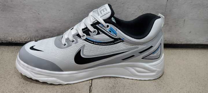 PremiumBlack%20&%20White%20Sports%20Sneakers%20For%20Men%20%E2%80%93%20Lightweight%20Breathable%20Lace-Up%20Casual%20Shoes%20with%20Anti-Odor%20Technology%20-%20Image%202