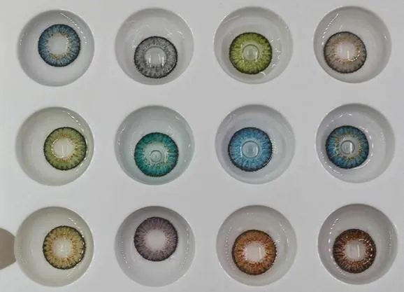 FreshLook%20contact%20lens%20Brilliant%20Blue%20(Full%20Set)%20-%20Image%209