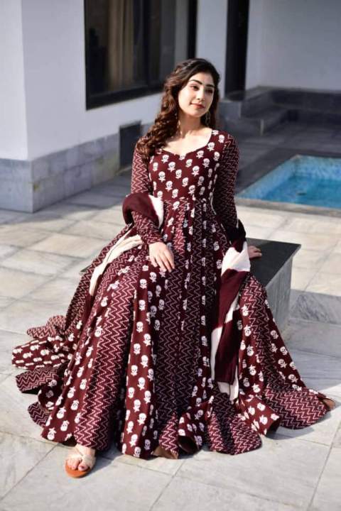 Everything%20House%20Special%20Exclusive%20Designed%20Gown%20/%20Kurti%20For%20Stylish%20Women%20/%20Girlss%20-%20Image%208