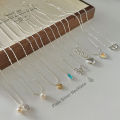 Xiaohongshu has the same niche design, versatile pearl necklace, women's fashion temperament, clavicle chain, non-fading sweater necklace. 