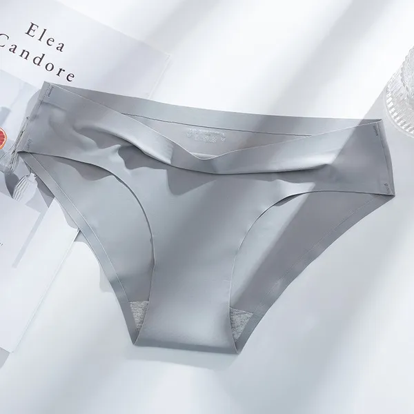 Ultra-Thin%20Seamless%20Ice%20Silk%20Panties%20%E2%80%93%20Soft%20&%20Breathable%20Comfort%20for%20Women%20-%20Image%207
