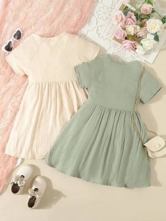 Kid%E2%80%99s%20Young%20Girl%20Comfortable%20Casual%20Solid%20Color%20Round%20Neck%20Short%20Sleeve%20Pleated%20Shirt%20Dress,%20Suitable%20for%20Children%E2%80%99s%20Elegant%20Dress%20-%20Image%203