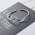 S925 silver-plated bracelet for women, simple Moebius twisted bracelet, glossy wave bracelet, open bracelet, hand jewelry.