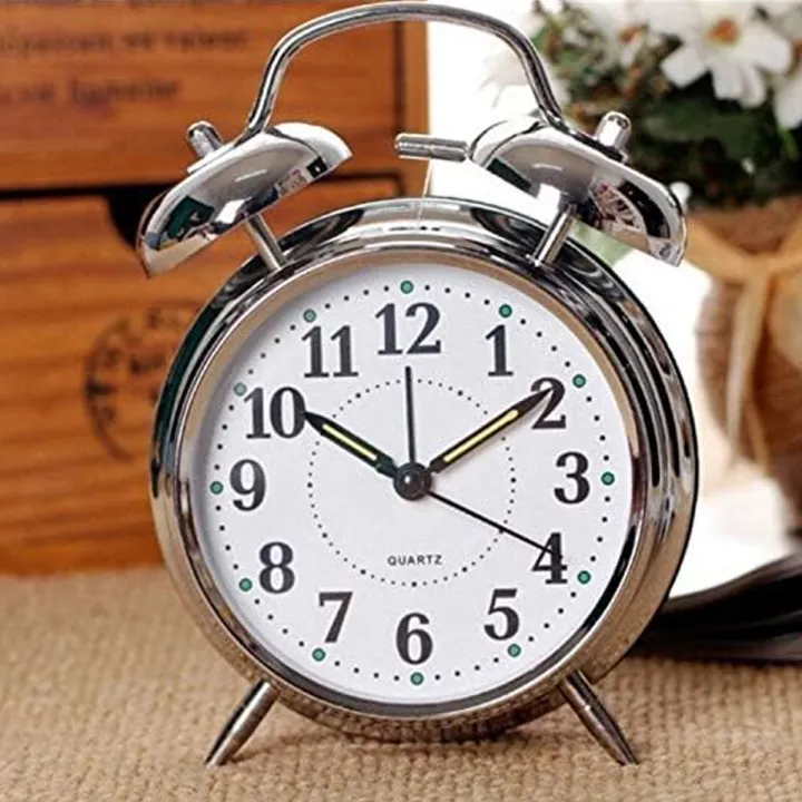 Alarm%20Clock/Twin%20Bell%20Table%20Clock%20-%20Loud%20Alarm%20Clock%20-%20Stylish%20Timekeeping%20for%20Home%20Office%20&%20Students%20-%20Vintage%20Retro%20Classic%20-%20wall%20clock%20-%20Image%203