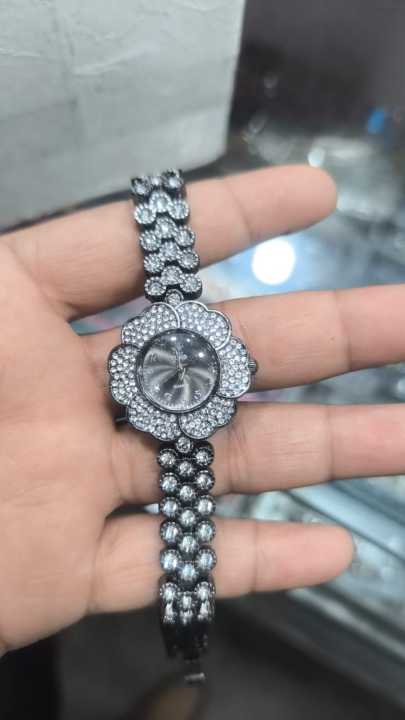 Stylish%20&%20Fashionable%20Elegant%20Mirror%20Quartz%20Ladies%20Watch%20-%20Image%207
