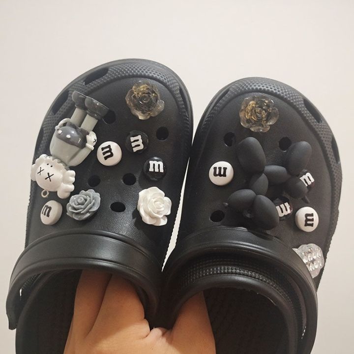 croc charms accessories croc charm set croc charm jibz INS KAWS & Balloon Dog DIY-Cute Cartoon Accessoriescrocs charms accessories crocs 2042 jibbitz set Jibbitz Resin