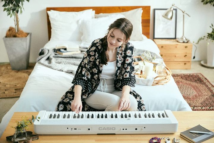 Casio,%2061-Key%20Portable%20Keyboard%20(CT-S1)%20-%20Image%204