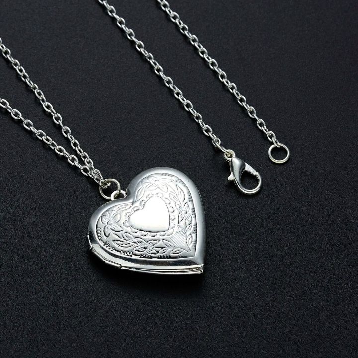 Unique%20Silver%20Color%20Photo%20Frame%20Pendant%20Necklace%20Carved%20Designs%20Heart-shaped%20Openable%20Locket%20Necklace%20Family%20Jewelry%20Gift%20-%20Image%204