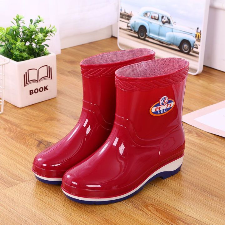 Mid-Calf%20and%20Low%20Length%20Rain%20Shoes%20Women's%20Non-Slip%20Rubber%20Shoes%20Rubber%20Boots%20Knee-High%20Rain%20Boots%20Wear-Resistant%20Rain%20Boots%20Fashion%20Velvet%20Padded%20Warm%20-%20Image%204
