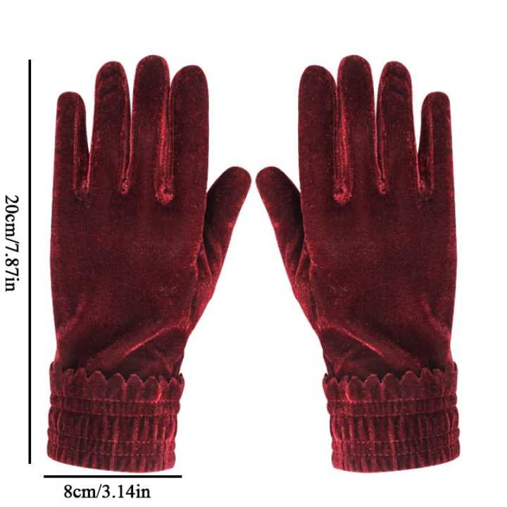 Luxury%20Velvet%20Gloves%20%E2%80%93%20Fashionable,%20Comfortable%20&%20Durable%20Accessory%20-%20Image%204