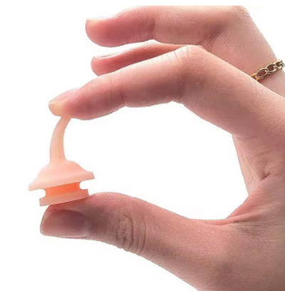 New%20Silicone%20Pet%20Feeder%20Tip%20for%20Dogs,%20Cats,%20Rabbits,%20Hamsters%20-%20Long-Lasting,%20Easy-Grip%20Drinking%20Spout%20-%20Image%207