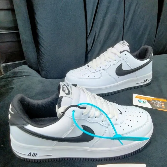 Men's%20Running%20Shoes%20Low%20Top%20OEM%20Grade%20white%20Sneakers%20-%20Premium%20Footwear%20For%20Boys%20-%20Image%203