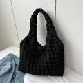 Aesthetic simple large-capacity tote bag 2023 autumn new personality fashion shoulder bag casual commuter handbag.