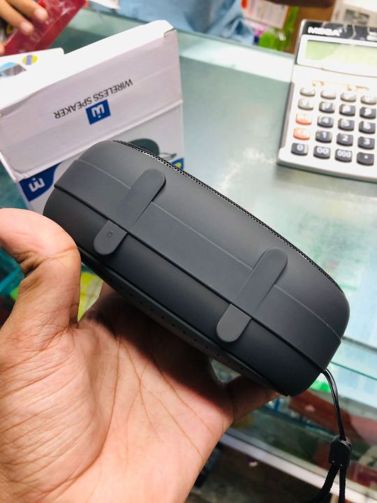 WUF-W15%20Portable%20Wireless%20Speaker%20-%20Image%203