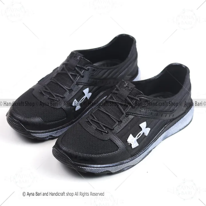 Rubber%20Shoe%20Running%20Shoe%20Waterproof%20Rain%20Shoe%20Anti-Slippery%20Full%20Rubber%20Boot%20Ayna%20Bari%20-%20Durable%20And%20Waterproof%20Shoes%20For%20Protection%20Against%20Rain%20And%20Slipping%20-%20Image%204