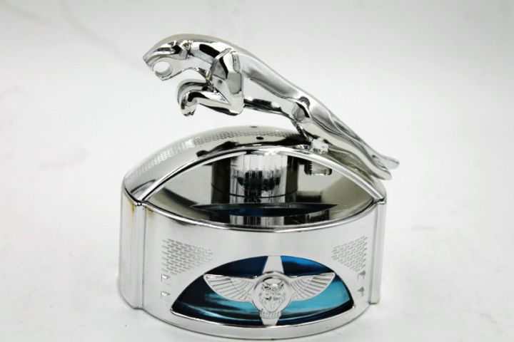 Leopard%20Dashboard%20car%20perfume%20-%20Image%203