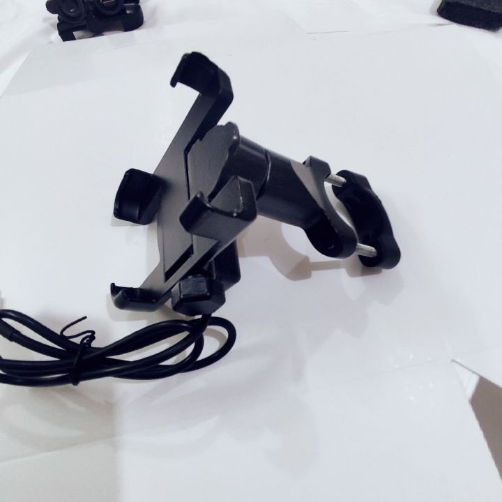 Universal%20Aluminum%20Alloy%20360%C2%B0%20Rotation%20Adjustable%20Rear-View%20USB%20Handlebar%20Type%20Bike%20Motorcycle%20Honda%20Electric%20Bike%20Scoter%20Cell%20Phone%20SmartPhone%20Mobile%20Holder%20or%20Stand%20-%20Image%207