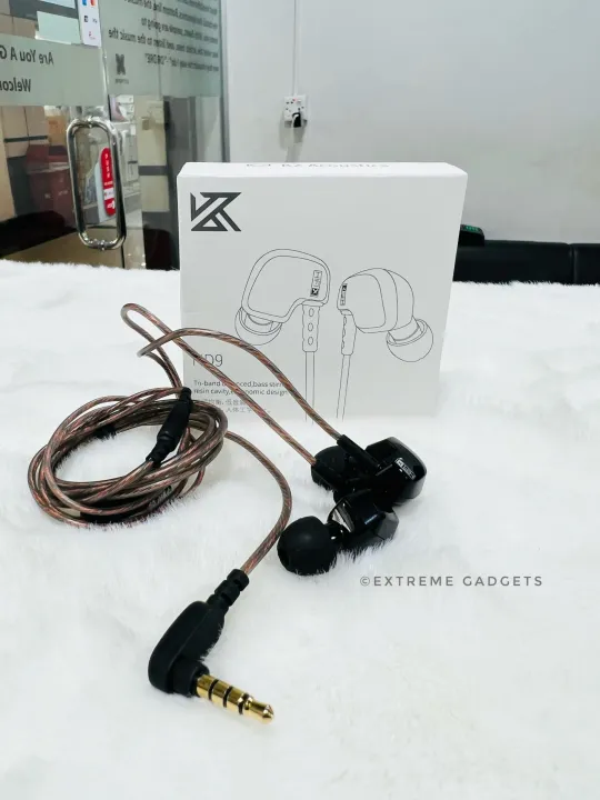 KZ%20HD9%20HiFi%20Sport%20Earphones%20with%20Copper%20Earhook%20and%20In%20Ear%20Headphone%20Design%20-%20Image%204