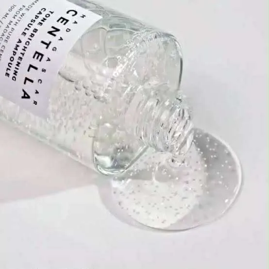 SKIN1004%20Madagascar%20Centella%20Tone%20Brightening%20Capsule%20Ampoule%20100ml%20-%20Image%203