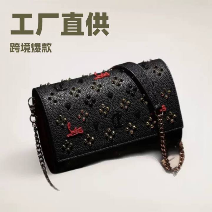 Premium%20Checkered%20Long%20Wallet%20for%20Women%20-%20Classic%20Plaid%20Card%20Holder%20&%20Purse%20Set%20-%20Stylish%20Flap%20Wallet%20with%20Button%20Closure%20-%20Multiple%20Colors%20-%20Image%202