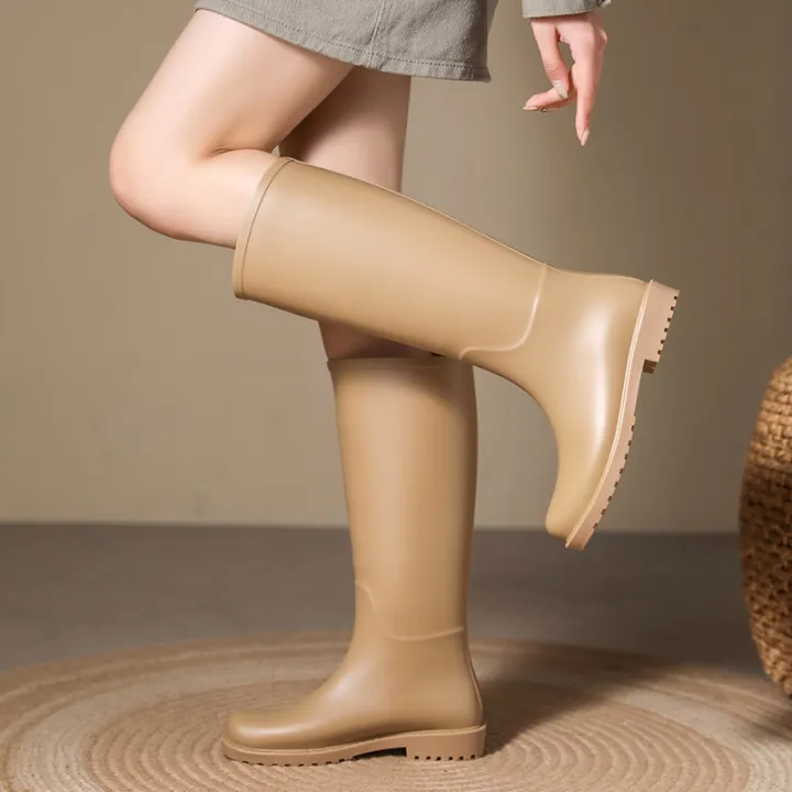 Fashionable%20Waterproof%20Thick-Soled%20Long%20Rain%20Boots%20Non-Slip%20High-Top%20Rain%20Shoes%20Comfortable%20All-Match%20Women's%20Rubber%20Shoes%20Lightweight%20Outdoor%20Rain%20Boots%20-%20Image%204