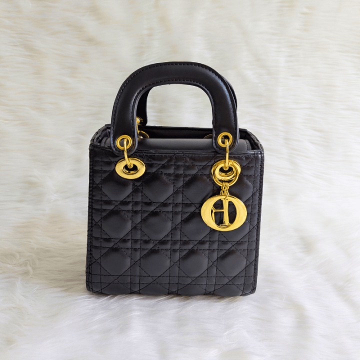 Luxury%20Dior-Inspired%20Shoulder%20Bag%20%E2%80%93%20Quilted%20PU%20Leather%20&%20Golden%20Accents%20-%20Image%206