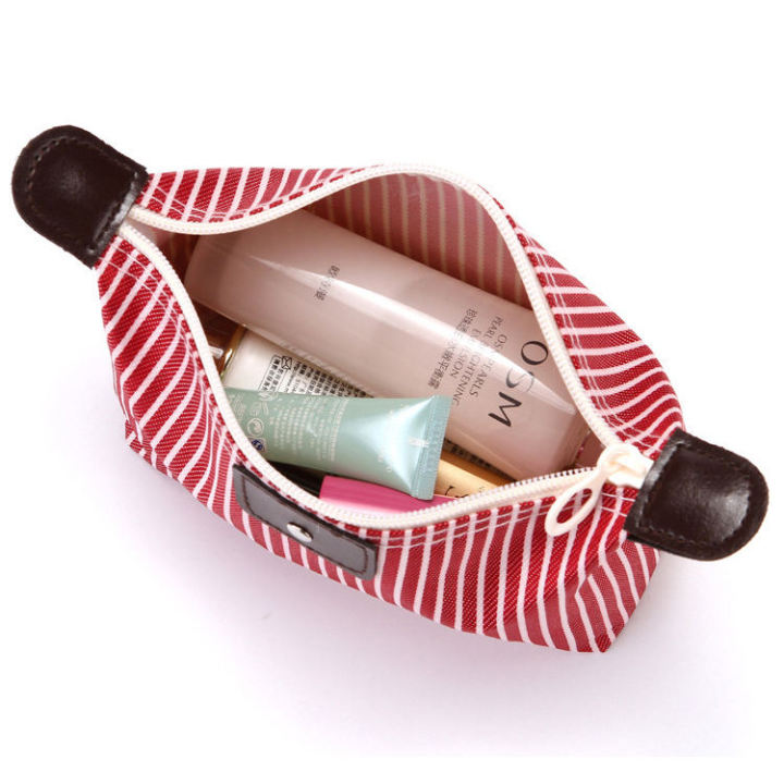 Portable%20Large%20Capacity%20Striped%20Cosmetic%20Bag%20for%20Women%20Girls%20Travel%20Beauty%20Cosmetic%20Bag%20with%20Zipper%20Fashion%20Cosmetic%20Bag%20Pouch%20Foldable%20Storage%20Bag%20-%20Image%204