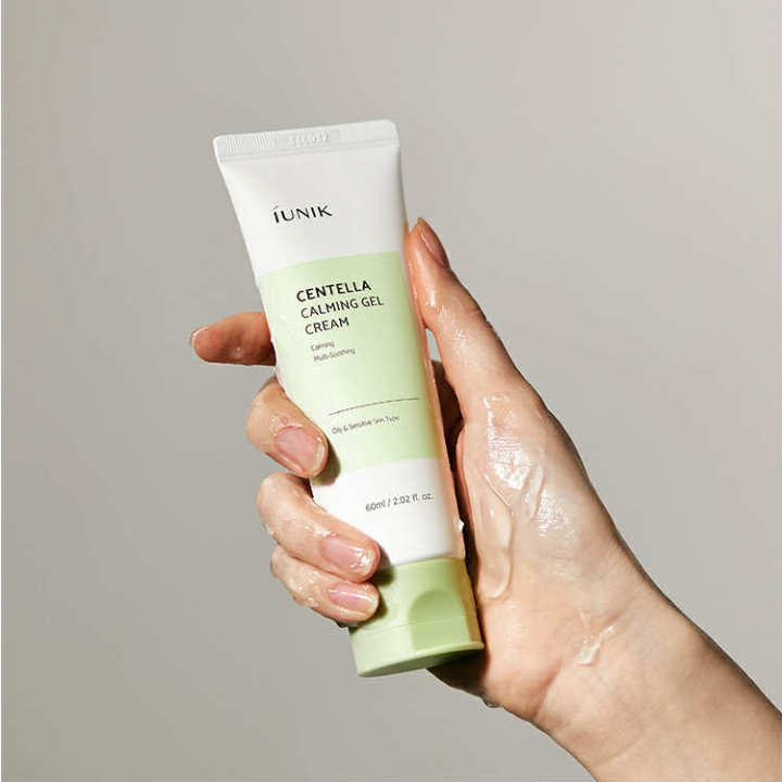 IUNIK%20Centella%20Calming%20Gel%20Cream%2060ml%20%E2%80%93%20Lightweight%20Moisturizer%20for%20Sensitive,%20Acne-Prone,%20and%20Oily%20Skin%20-%20Image%203