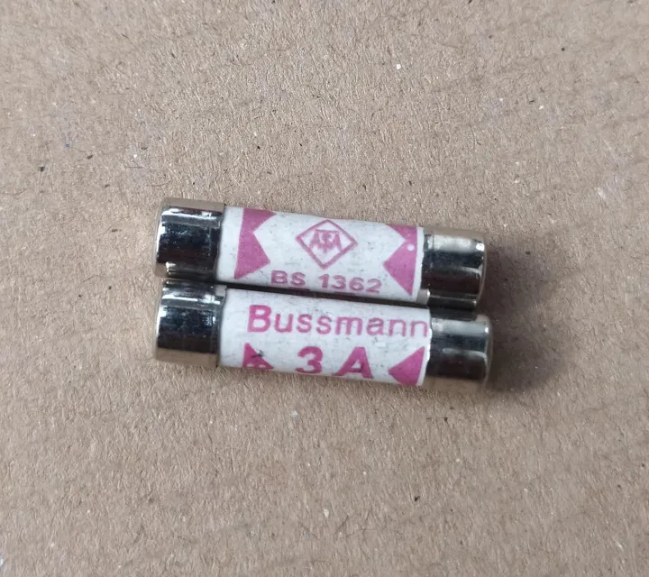 3%20Pis%203A%20250V%20Ceramic%20fast%20blow%20Fuse%20(25x6mm)%20-%20Image%202