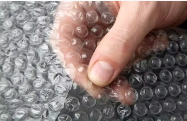 Bubble%20Wrap%20Paper%20-%2020%20Yard%20-%20Image%202