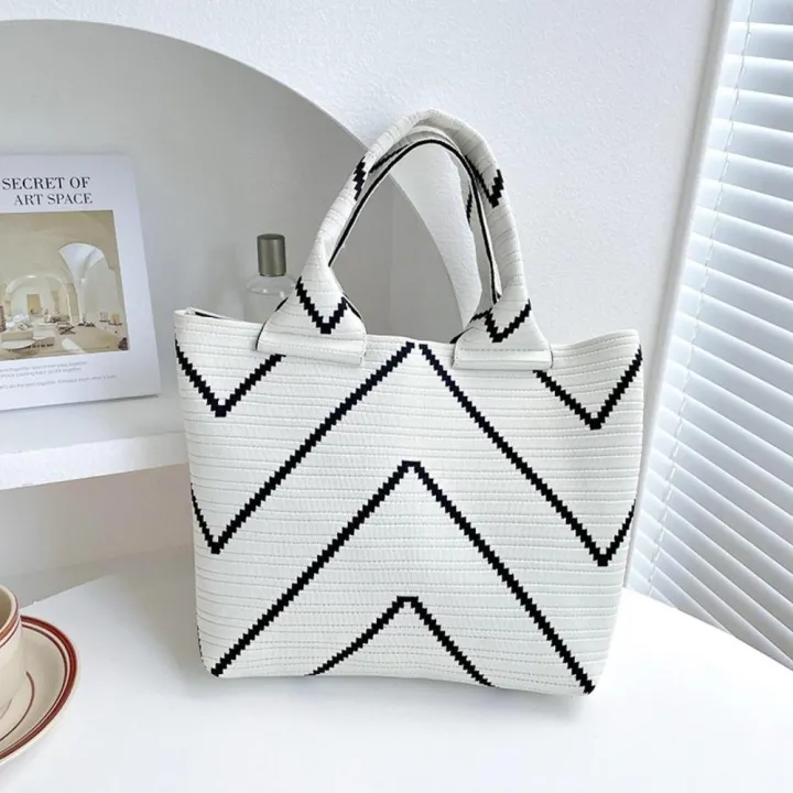 Fashion%20Stripes%20Knitted%20Handbag%20Trendy%20Handmade%20Women%20Girls%20Shoulder%20Bag%20Reusable%20Leisure%20Tote%20Korean%20Students%20Box%20Lunch%20Bags%20-%20Image%203