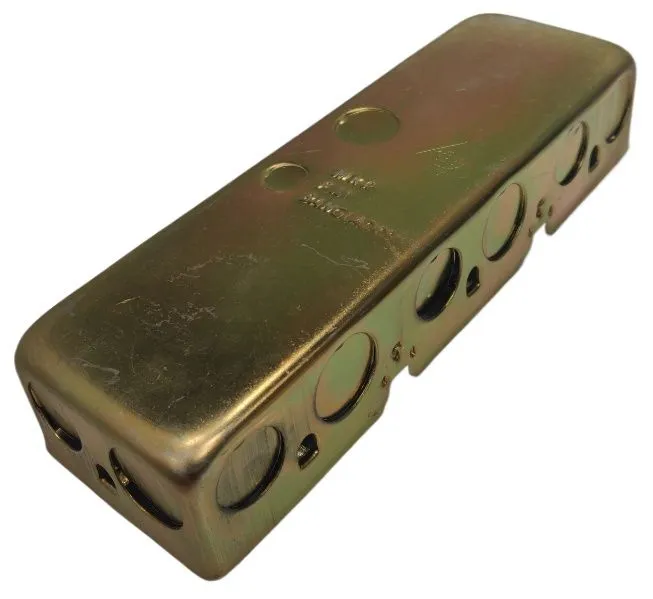 Three%20Gang%20Steel%20Junction%20Box%20For%20Electrical%20Wiring%20Round%20Edge%20Yellow%20Metal%20Single%20Mold%20Wall%20Switch%20Back%203%20Part%203Gang%20-%20Image%202