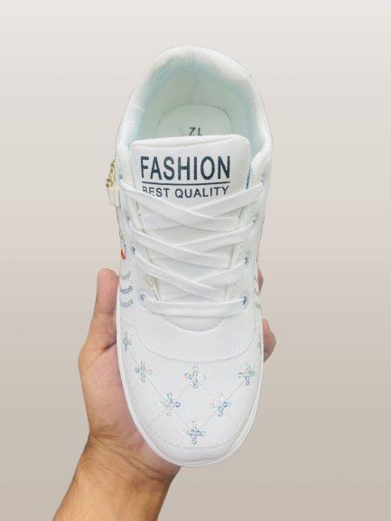 New%20Stylish%20Casual%20Sneakers%20For%20Girls%20&%20Women%202025%20-%20Image%202