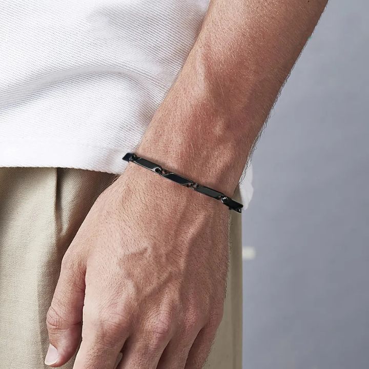 Black%20Metal%20Bracelet%20For%20Men-%20Rice%20Black%20Stylish%20Chain%20Bracelet%20-%20Image%203