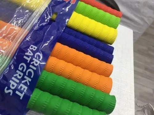 Cricket%20Bat%20Grip%20-%20Enhance%20Your%20Grip%20For%20Tape%20Tennis%20Cricket%20Bat%20-%20Improve%20Stability%20And%20Control%20During%20Matches%20And%20Practice%20Sessions%20-%20Image%202