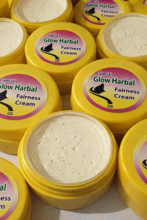 Special%20Glow%20Herbal%20Fairness%20Cream%20is%20a%20herbal%20skin%20-%20Image%204