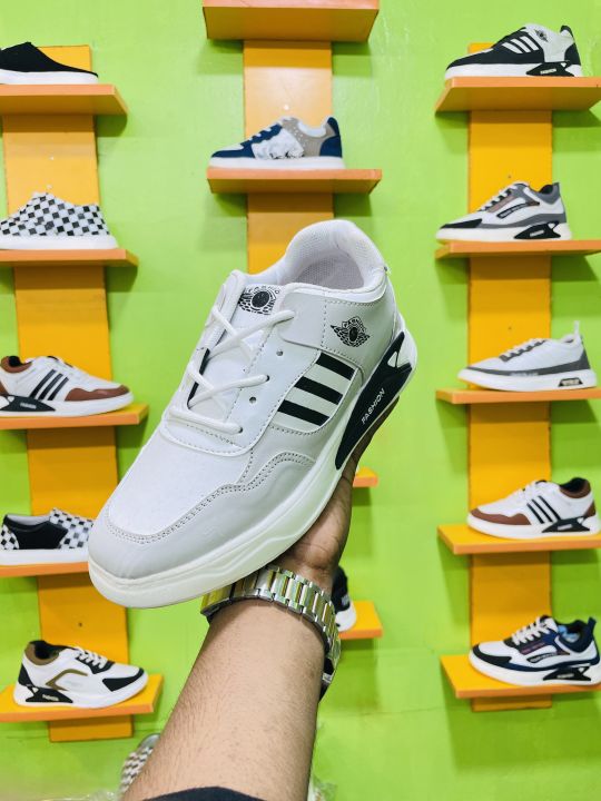 Sleek%20&%20Sporty%20Men%E2%80%99s%20Sneakers%20%E2%80%93%20Winter%20and%20Summer%20Editions%20-%20Image%202