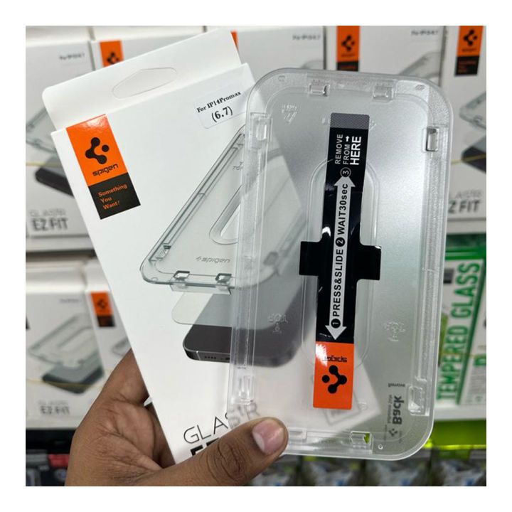 For%20IPhone%2011,12,13,14,15%20Series%20%20Spigen%20Glass%20TR%20EZ%20FIT%20Screen%20Protector%20-%20Image%206