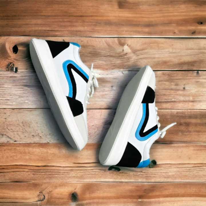 Stylish%20And%20Fashionable%20Winter%20And%20Summer%20Sneakers%20Converse%20Shoes%20For%20Men%20-%20Perfect%20Footwear%20For%20Boys%20And%20Men%20Alike%20-%20Image%202