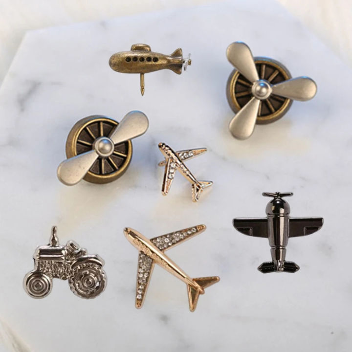 Retro%20Metal%20Brooch%20Men%20-%20Image%202