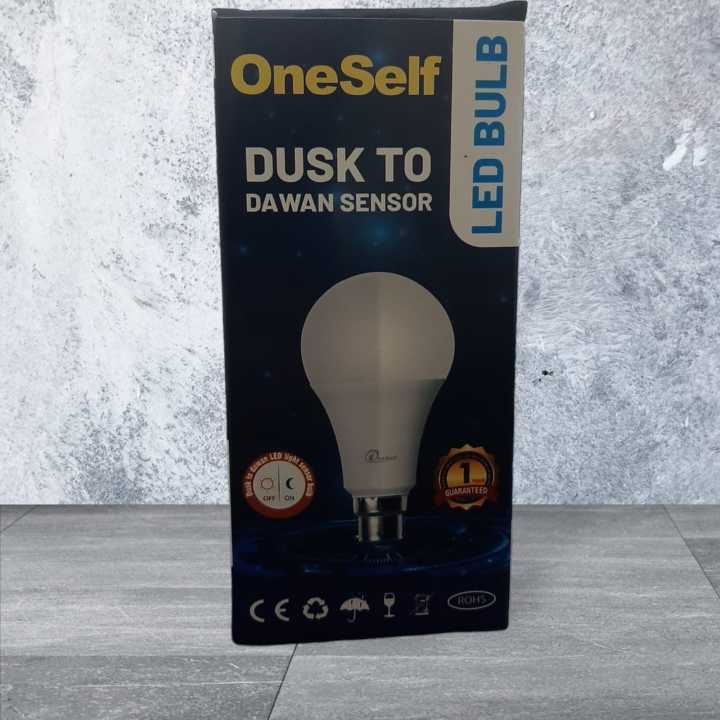 day night dusk too dawan sensor bulb auto on night auto off day 15 watt b22 pin