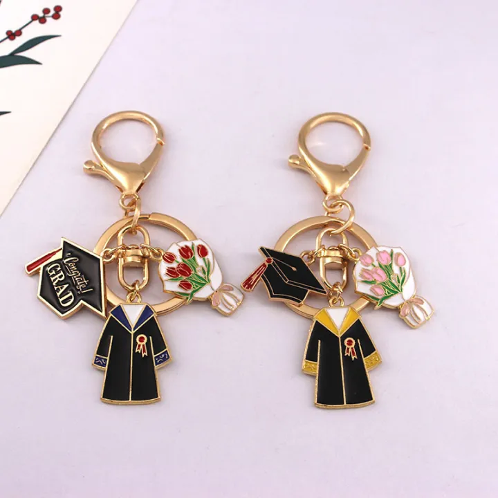 Simple%20Creative%20Personalized%20Graduation%20Keychain%20Classic%20Unisex%20Academic%20Dress%20Pendant%20Students%20Souvenir%20Graduation%20Season%20Gifts%20-%20Image%204