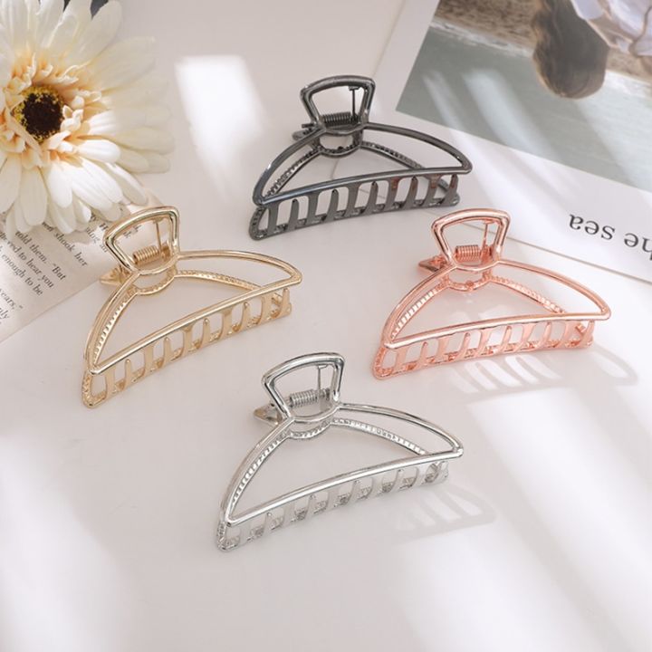 Women%20Girls%20Geometric%20Hair%20Claw%20Clamps%20Metal%20Hair%20Crab%20Moon%20Shape%20Hair%20Claw%20Clip%20Solid%20Color%20Hairpin%20Large%20Size%20Hair%20Accessories%20-%20Image%203