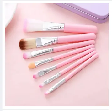 Hello%20Kitty%20Mini%20Makeup%20Brush%20Set%20of%207%20Pieces%20With%20Cute%20Box%20-%20Pink%20-%20Image%206