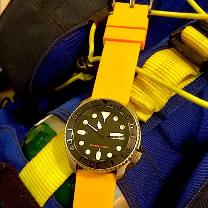 20mm%2022mm%20Quick%20Release%20Silicone%20Watch%20Bands%20Soft%20Rubber%20Watch%20Bands%20Waterproof%20Men%20Women%20Unisex%20Flat%20Head%20Strap%20Watch%20Straps%20-%20Image%205