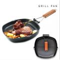 Non-Stick Grill Pan, Frying Pan Wooden Handle Folding for Kitchen Fry Cooking Steak Pans Portable Square Grill-24 Cm. 