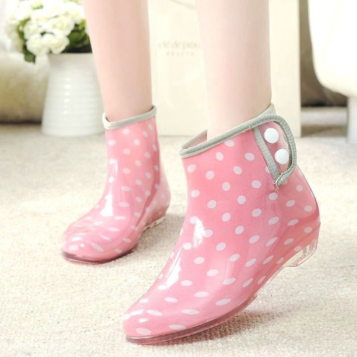 Ladies'%20Short%20Rain%20Boots%20Student%20Rain%20Shoes%20South%20Korea%20Stylish%20Rain%20Boots%20Spring,%20Summer,%20Autumn%20Non-Slip%20Rubber%20Shoes%20Kitchen%20Car%20Wash%20Rubber%20Boots%20-%20Image%202