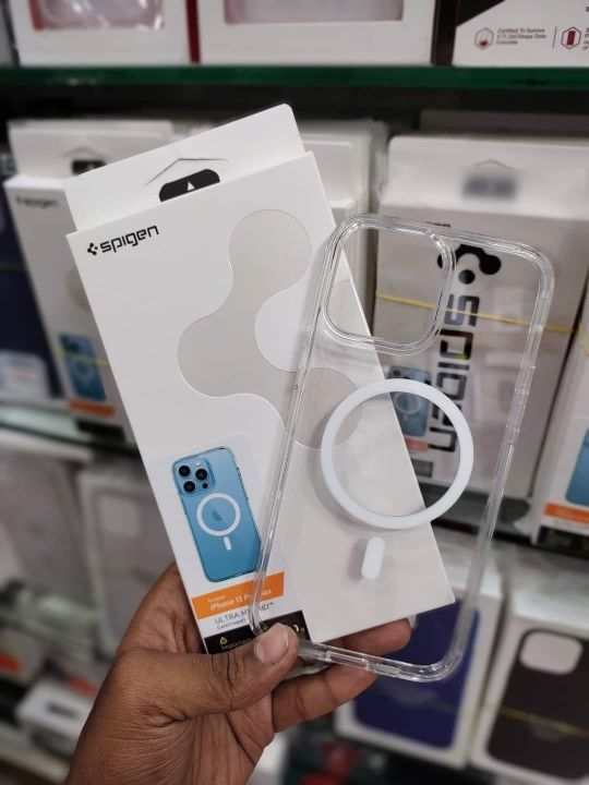 Spigen%20Ultra%20Hybrid%20Mag%20Back%20Cover%20Case%20for%20iPhone%2013%20Pro%20%20AND%20%20iPhone%2013%20(TPU%20+%20Poly%20Carbonate%20%7C%20White)%20iPhone%2013%20Pro%20Max%20-%20Image%209